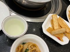 湿炒牛河-正能量脆肉鲩火锅