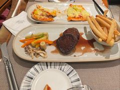 -上海和平饭店维克多咖啡厅 Victor's
