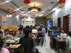 大堂-壹阁胡羊焖饼(特色小吃街店)