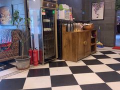 -愉肴麻辣香锅(中山路店)