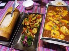 -香巴拉云南餐厅(华莱坞店)