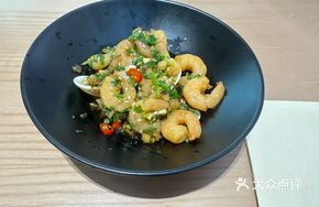 Spicy Sauce Mixed Clams and Shrimp
