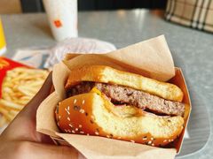 安格斯MAX厚牛芝士堡-麦当劳(新王府井店)