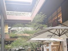 -瑞虹新天地月亮湾