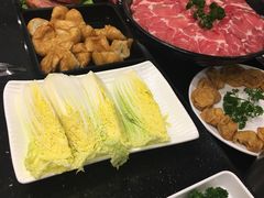 霜降雪花牛肉双拼-一哥澳门豆捞 · 十七年经典澳门火锅(四季天地店)