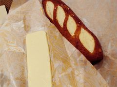 黄油碱水包-OUR Bakery(SKP-S店)