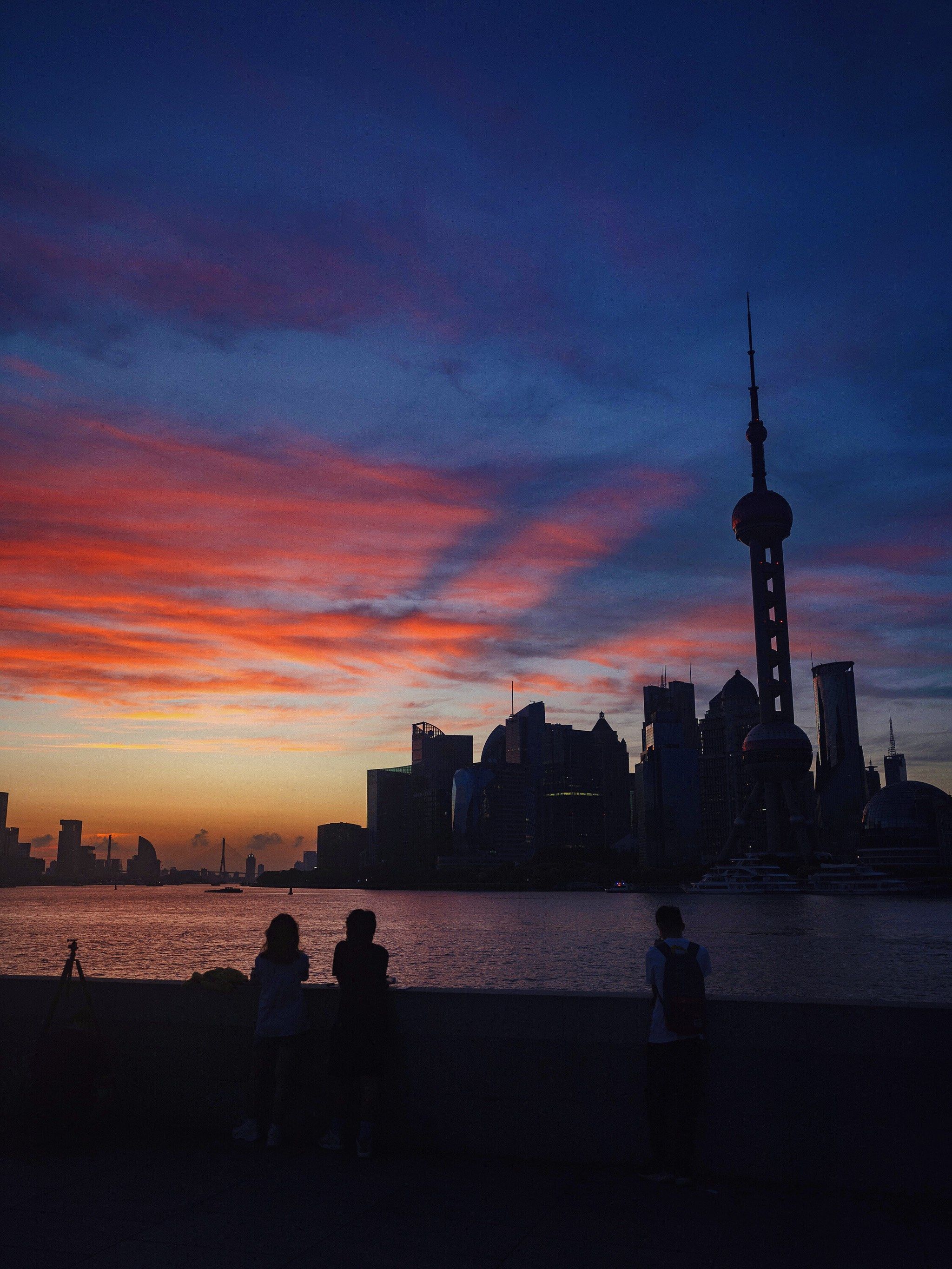 8.14上海朝霞,盛夏的浪漫,火烧云占一半