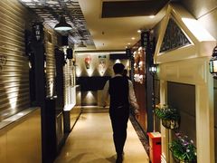 -环球梦主题KTV(曲阳生活购物中心店)