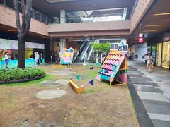 -瑞虹新天地月亮湾
