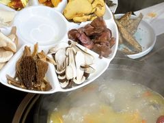 -野菌皇海景野生菌火锅(滨海大道店)