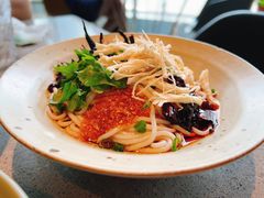 老昆明凉米线-半山腰·云南菜(侨福芳草地店)