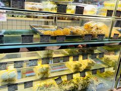 面包甜点陈列柜-白玉兰食品甜凤店(合生汇店)