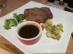 岩烤臻选嫩肩牛排-必胜客(天河城店)