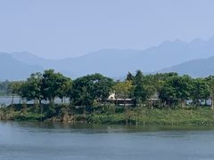 -英德宝晶宫天鹅湖茶语温泉
