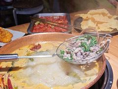 -洱火云南酸菜牛肉火锅(石景山当代商城店)