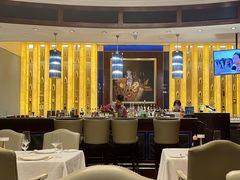 -龙虾酒吧扒房(宁波香格里拉店)