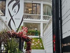 -Mark&Mars Restaurant