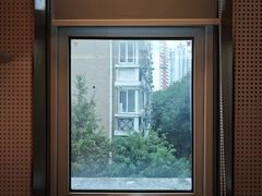 -桔子酒店(上海西藏北路地铁站店)