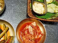 -草家酱蟹炭火烤肉店(珲春南路二店)