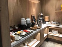 -汉庭优佳(上海娄山关路地铁站店)