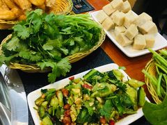 -曹丞相·地锅鸡·地锅鱼(武林店)