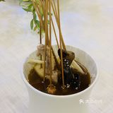 在北京比较少能吃到，比传统的番茄个儿头大