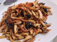 鲍菇炒鸡丝-龙福祥餐馆