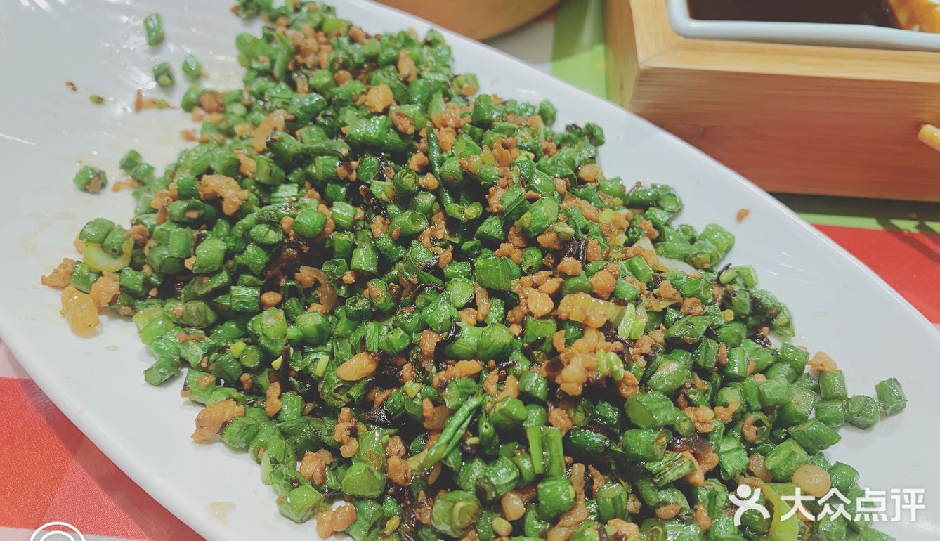 橄榄菜包在春饼里很好吃!