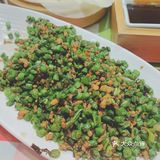 橄榄菜包在春饼里很好吃!