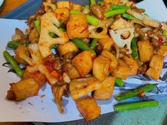 脆骨海鲜豆腐锅-李东农庄(中南百草园地标店)