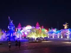 环境还行&nbsp;&nbsp;也挺好玩的&nbsp;娃们玩的很开心&nbsp;&nbsp;只是有一点&nbsp;水质很差&nbsp;很脏&nbsp;水里有掉的创口贴&nbsp;看着就不干净&nbsp;有些项目水里长青苔&nbsp;好像从来不换水一样&nbsp;&nbsp;不想再去了-西安华夏文旅水世界