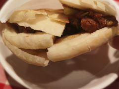 酥皮肉夹馍-西贝(宝乐汇店)