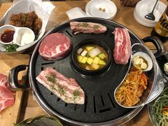 -江南猪肉商会无限续吃(弘大店)
