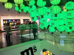 -m豆巧克力世界(上海世茂广场店)