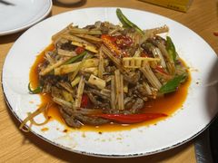 -大众跷脚牛肉馆·非遗传承单位(峨眉山店)