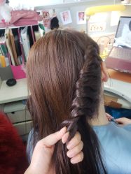 -镁连社·美联社