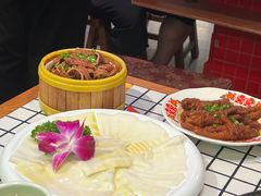 -山悦里 山野·鲜火锅(罗斯福广场店)