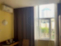 -卡罗酒店(东门晒布地铁站店)