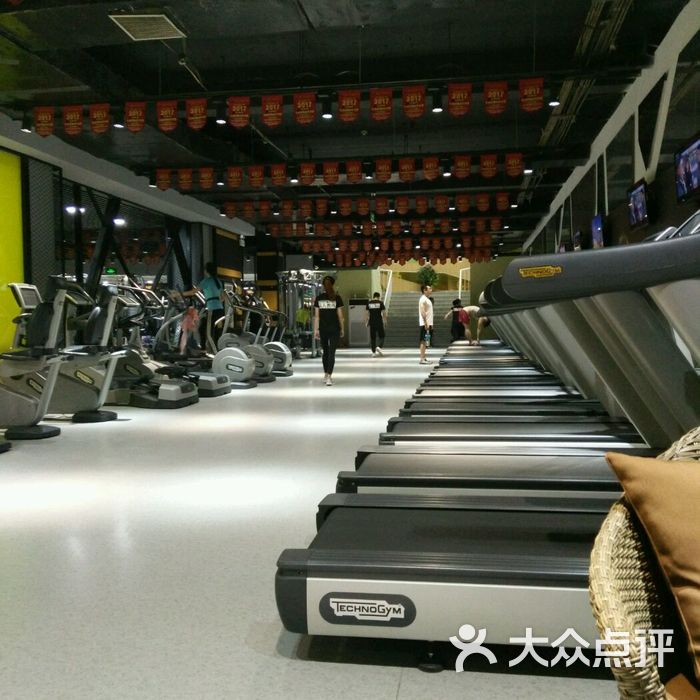 威凯体育游泳健身会所