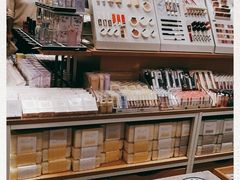 -名创优品(广东省广州琶洲保利广场店)
