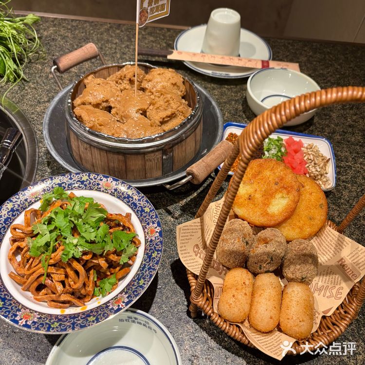 贵阳巨好吃的鱼火锅！就在南明河的独栋小院里