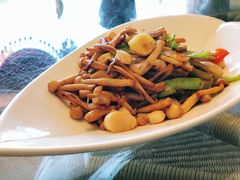 煎海鲜菇炒贝丁-皇朝海鲜酒店