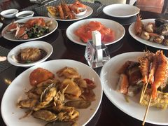 -荣誉国际酒店-云顶旋转餐厅