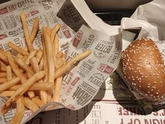 -The Habit Burger Grill 哈比特汉堡(复兴soho店)