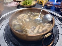 -阿山卓·野生菌火锅·纳西火塘烤肉