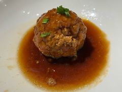 鸭蛋黄狮子头-梅飞酒家(桑园路店)