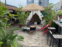 -拖板鞋咖啡旅行酒店(春熙路地铁站店)