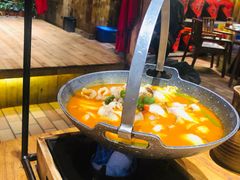 -老滇山寨•云南特色菜•地方菜•民族风情歌舞表演(金碧店)