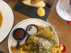 -Mark&Mars Restaurant