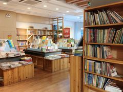 -新华书店(泉城路店)
